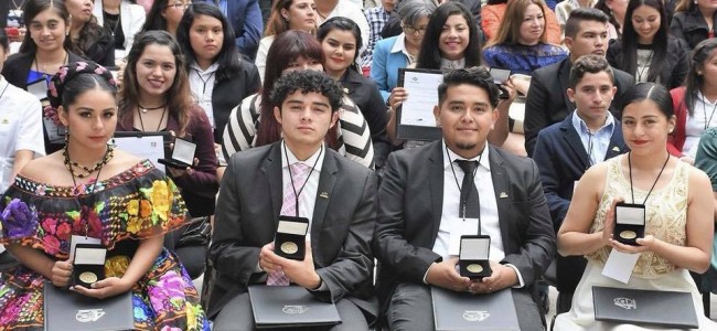 RECONOCEN A ESTUDIANTE DEL CONALEP NL CON PRESEA ‘ING. BERNARDO QUINTANA’ EN LA CIUDAD DE MÉXICO